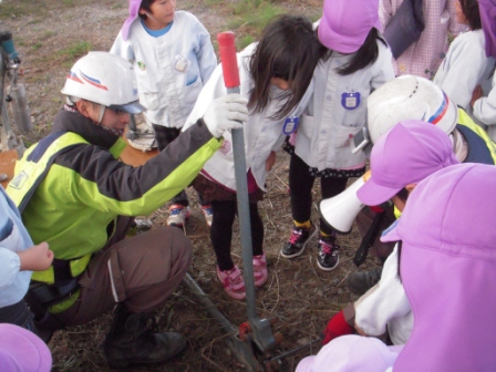 Construction site tour for Oka Nursery School students