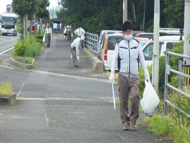 Volunteer at “88 Clean Walk Shikoku” (Kagawa Prefecture)